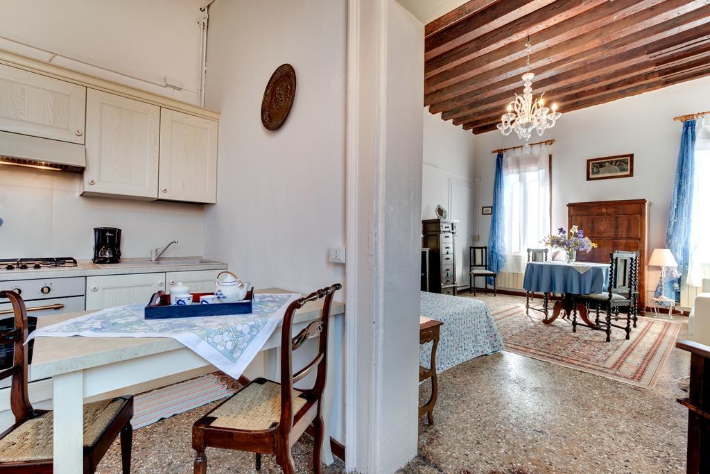 Ca' Badoer West Studio Venice Exterior photo
